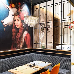 4* Hotel Three Corners Avenue